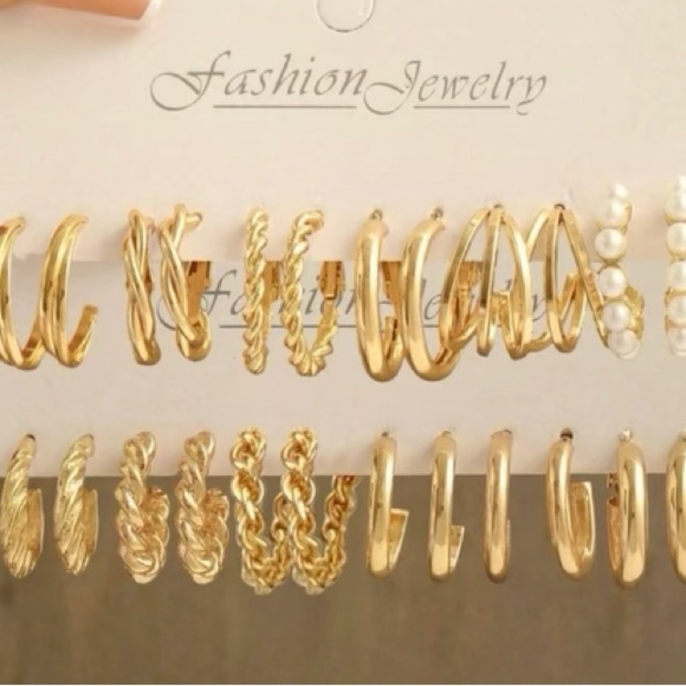GOLD HOOPS